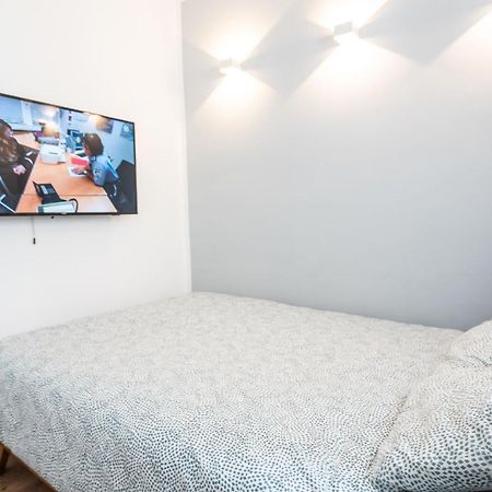 Cozy Design Apartament In Magheru ブカレスト エクステリア 写真